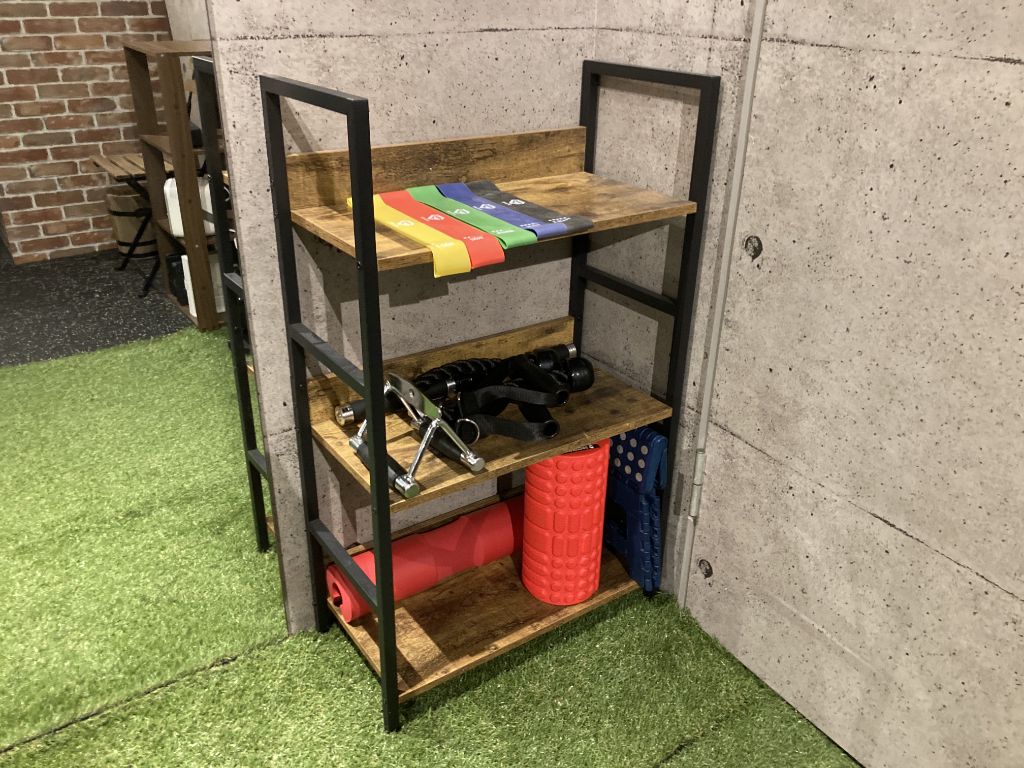 トレーニングアクセサリー棚